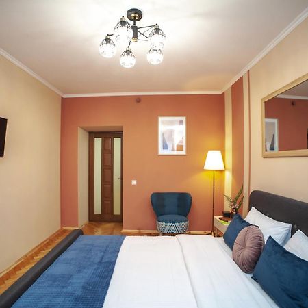 Romantic Suite, 3Mins To Rynok Square リヴィウ エクステリア 写真
